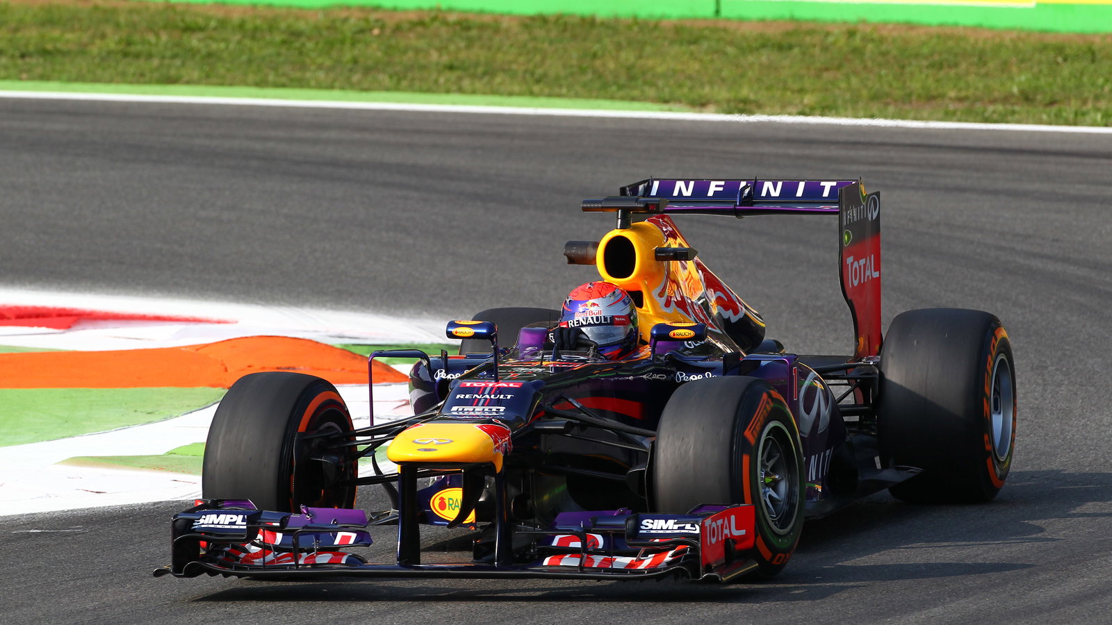 06.09.2013- Free Practice 1, Sebastian Vettel (GER) Red Bull Racing RB9
