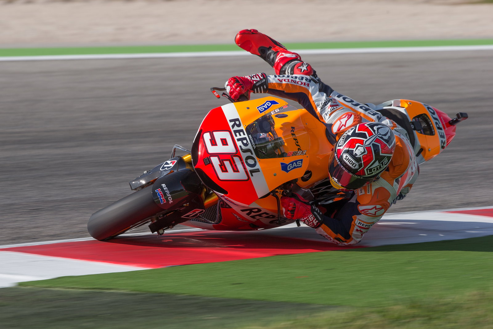 Marquez almost crashing, San Marino MotoGP 2013
