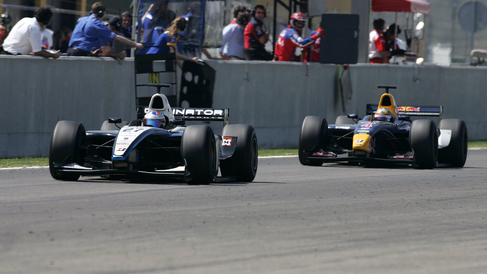 Ryan Briscoe`s helmet