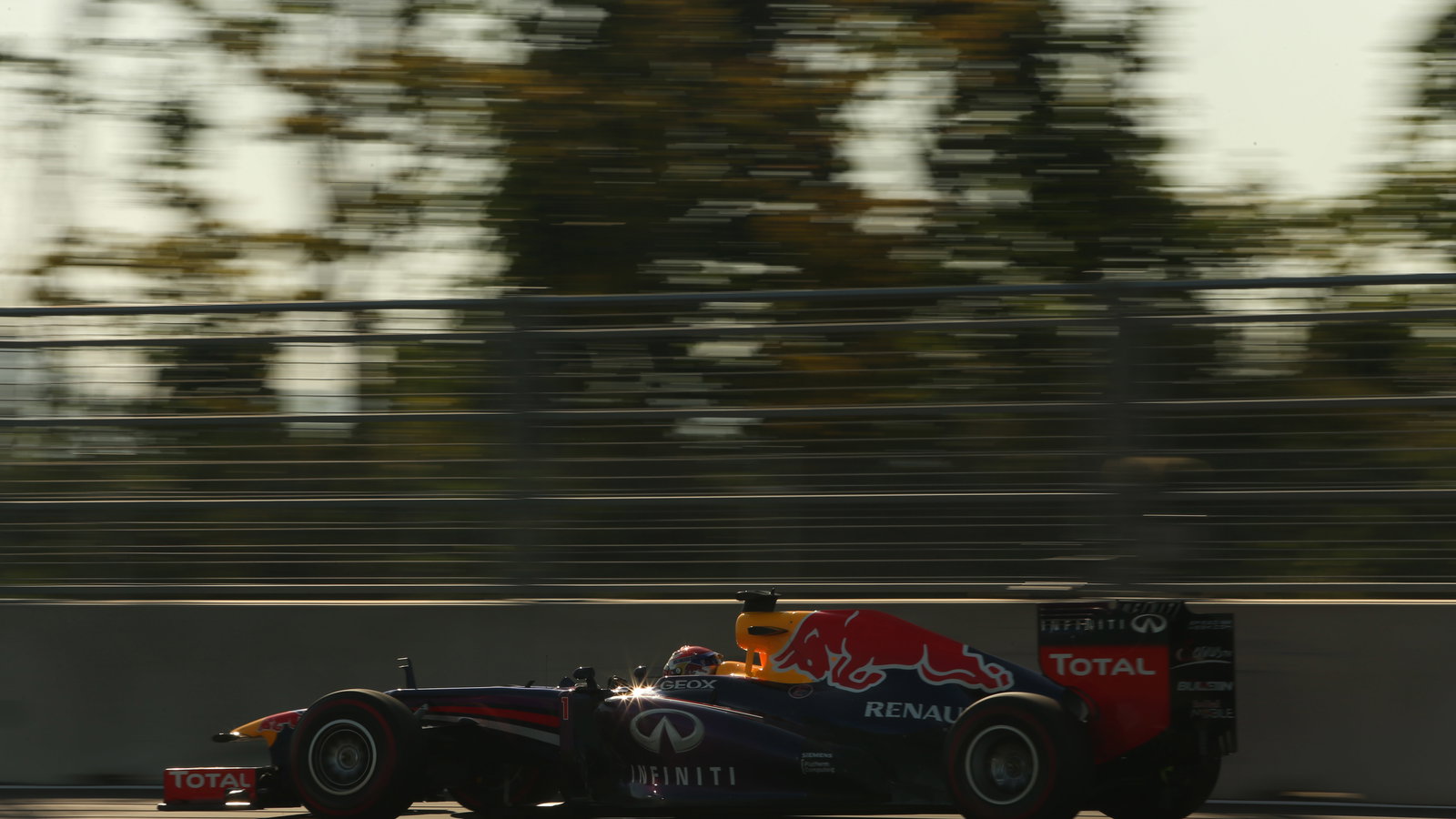 04.10.2013- Free practice 2, Sebastian Vettel (GER) Red Bull Racing RB9