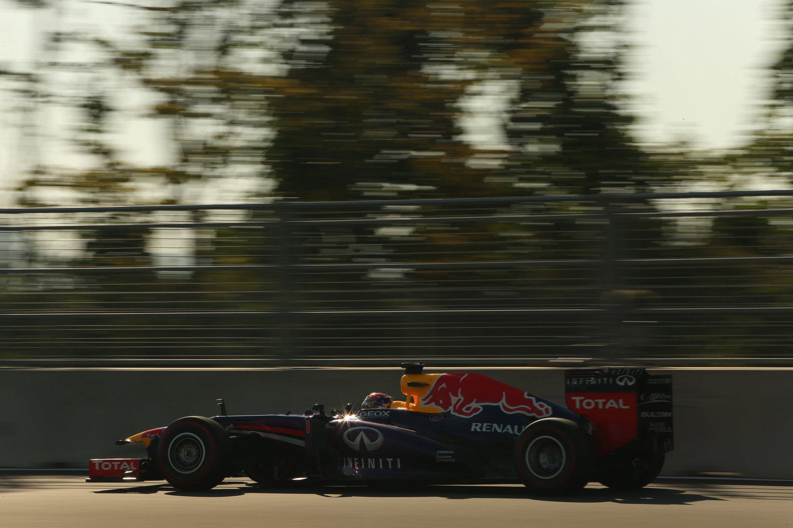 04.10.2013- Free practice 2, Sebastian Vettel (GER) Red Bull Racing RB9