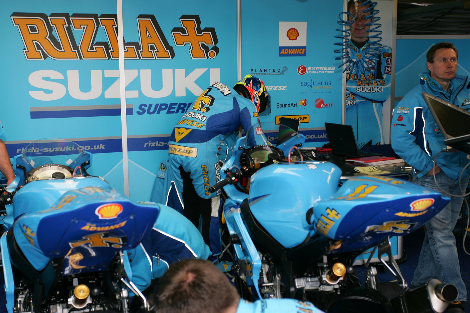 rizla suzuki garage bsb 2006 thruxton sunday 16/04/06