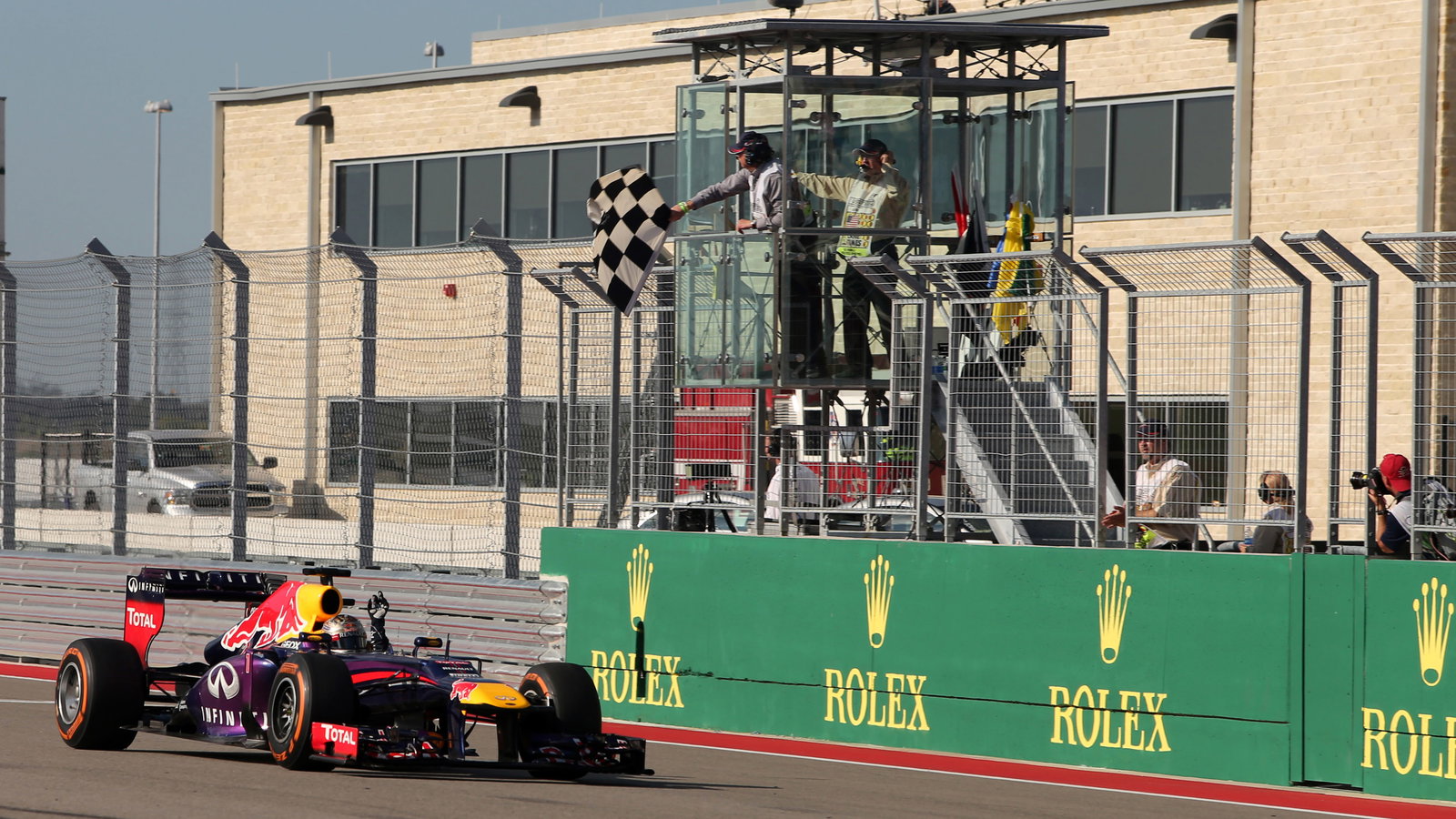 17.11.2013- Race, Sebastian Vettel (GER) Red Bull Racing RB9 race winner