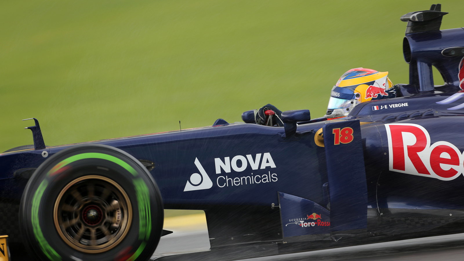 22.11.2013- Free Practice 2, Jean-Eric Vergne (FRA) Scuderia Toro Rosso STR8