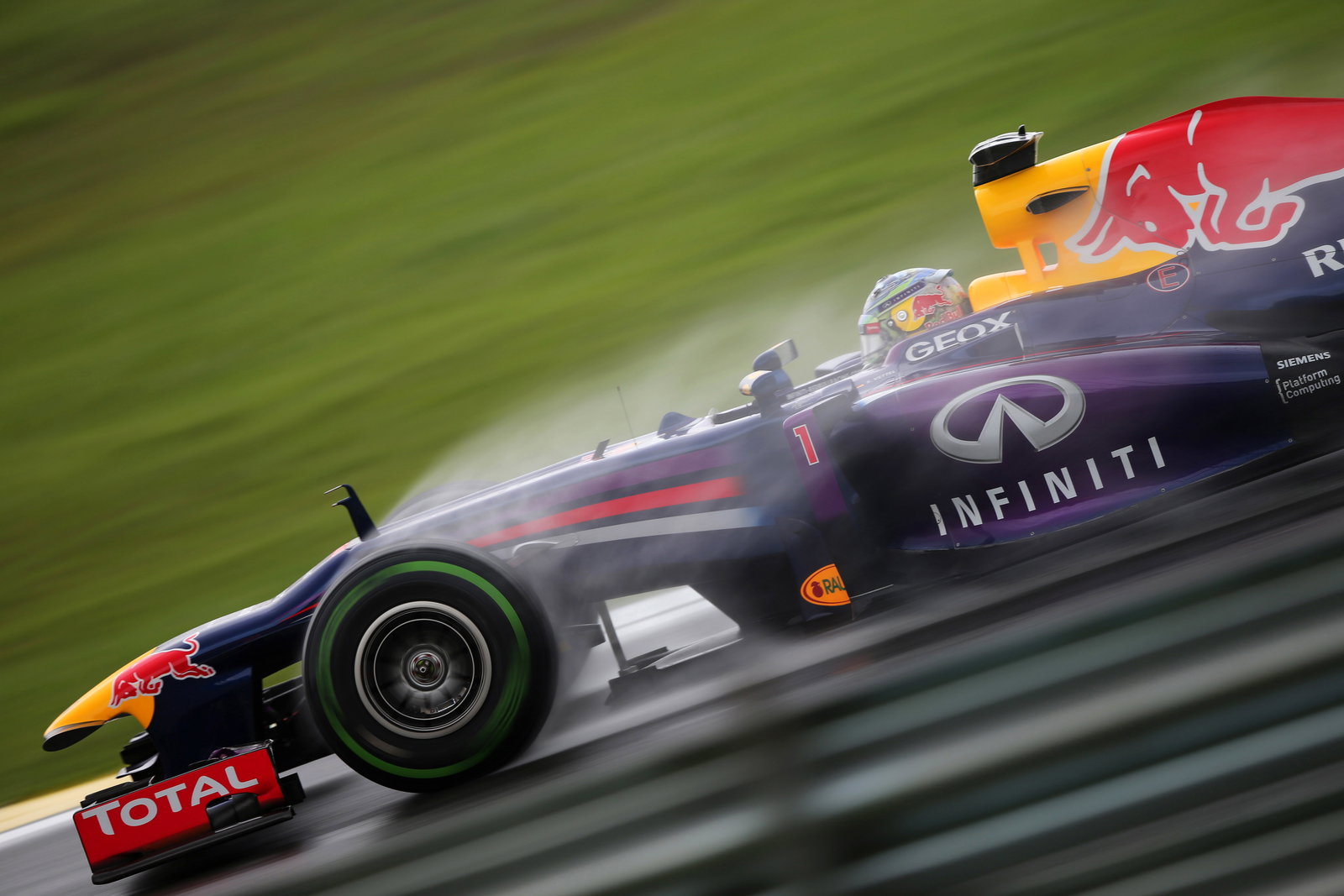 22.11.2013- Free Practice 2, Sebastian Vettel (GER) Red Bull Racing RB9