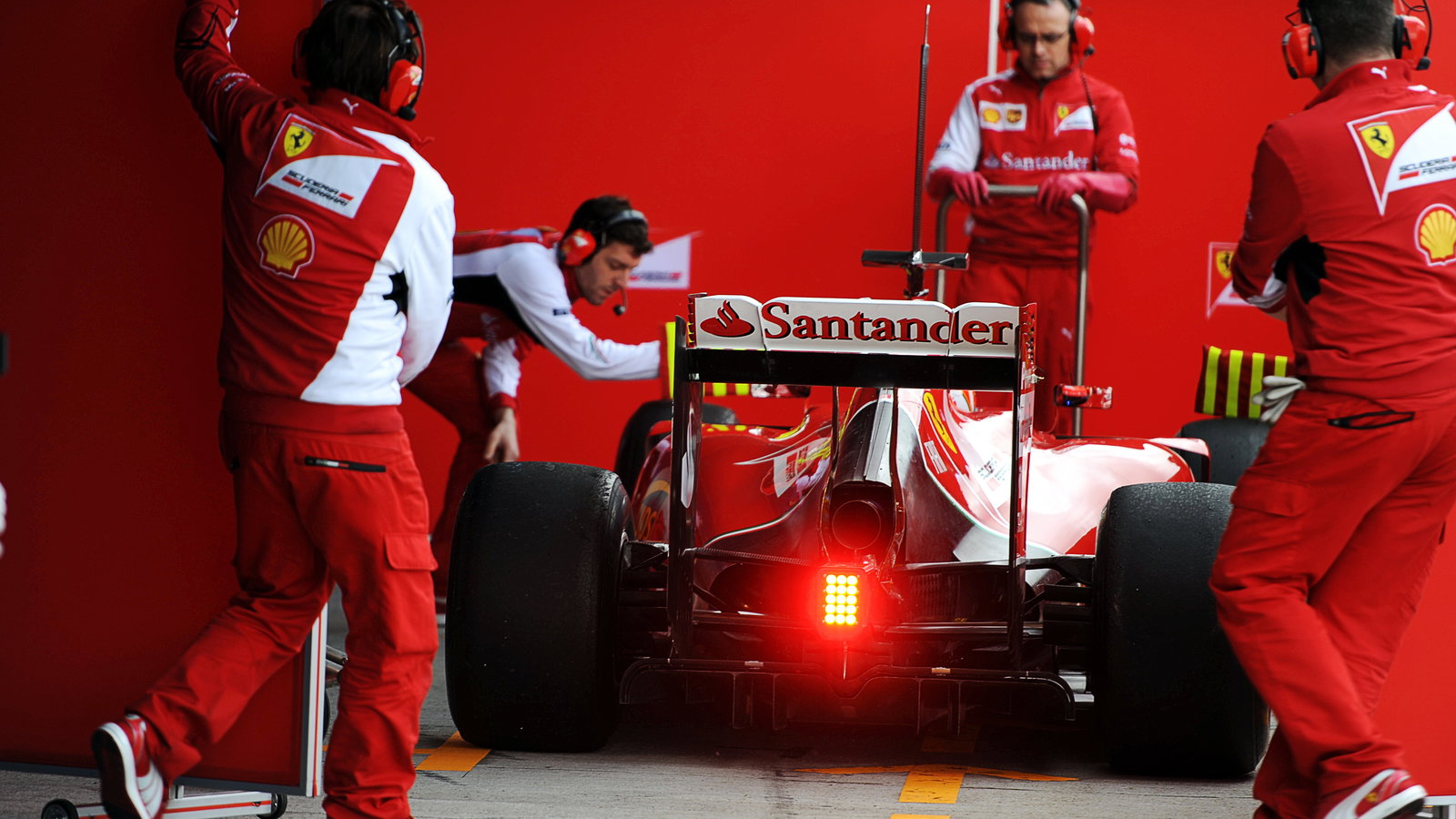 Kimi Raikkonen (FIN) Ferrari F14-T about to go behind covers.29.01.2014. Formula One Testing, Day T