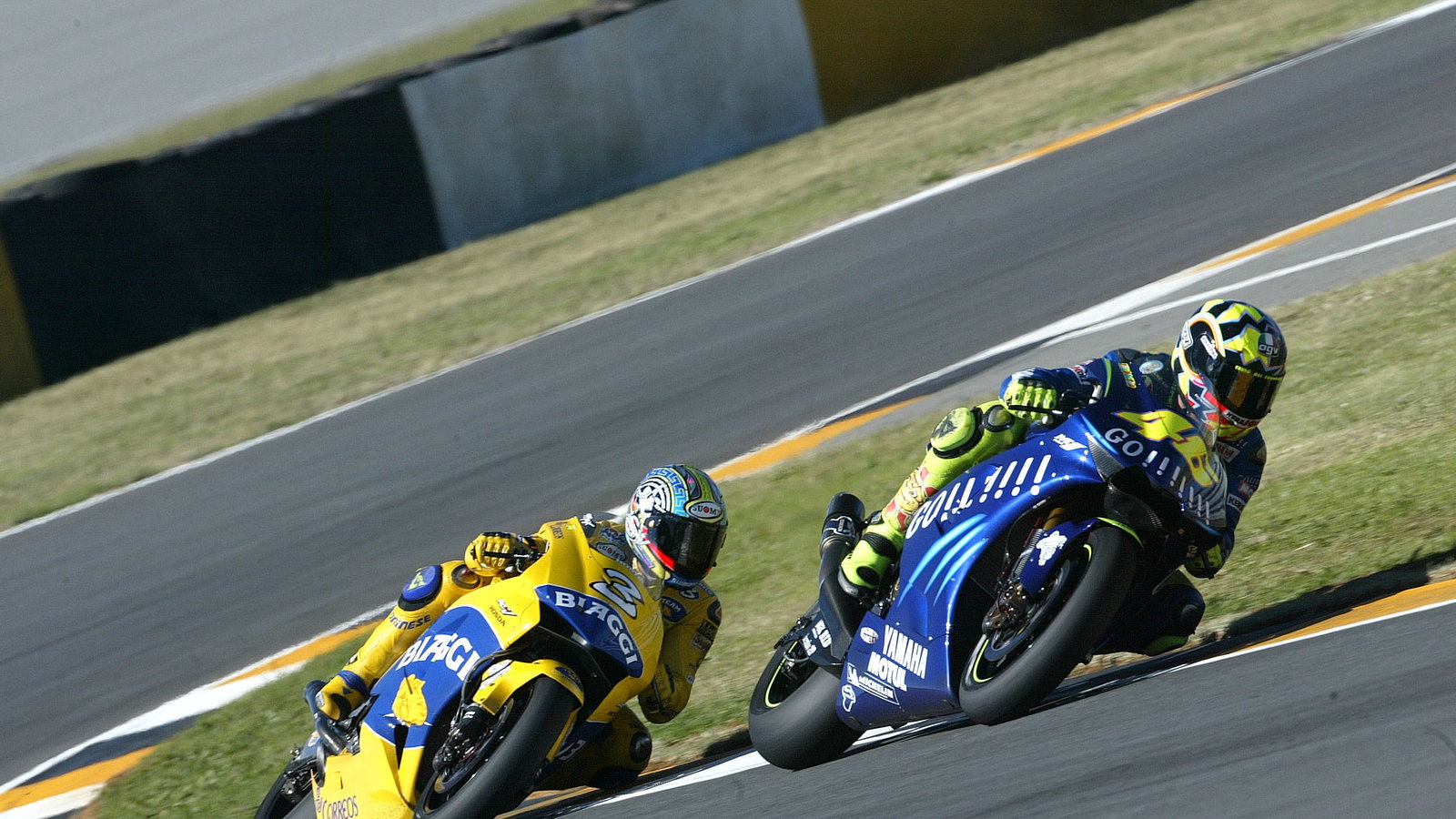 Rossi and Biaggi, South African MotoGP, 2004
