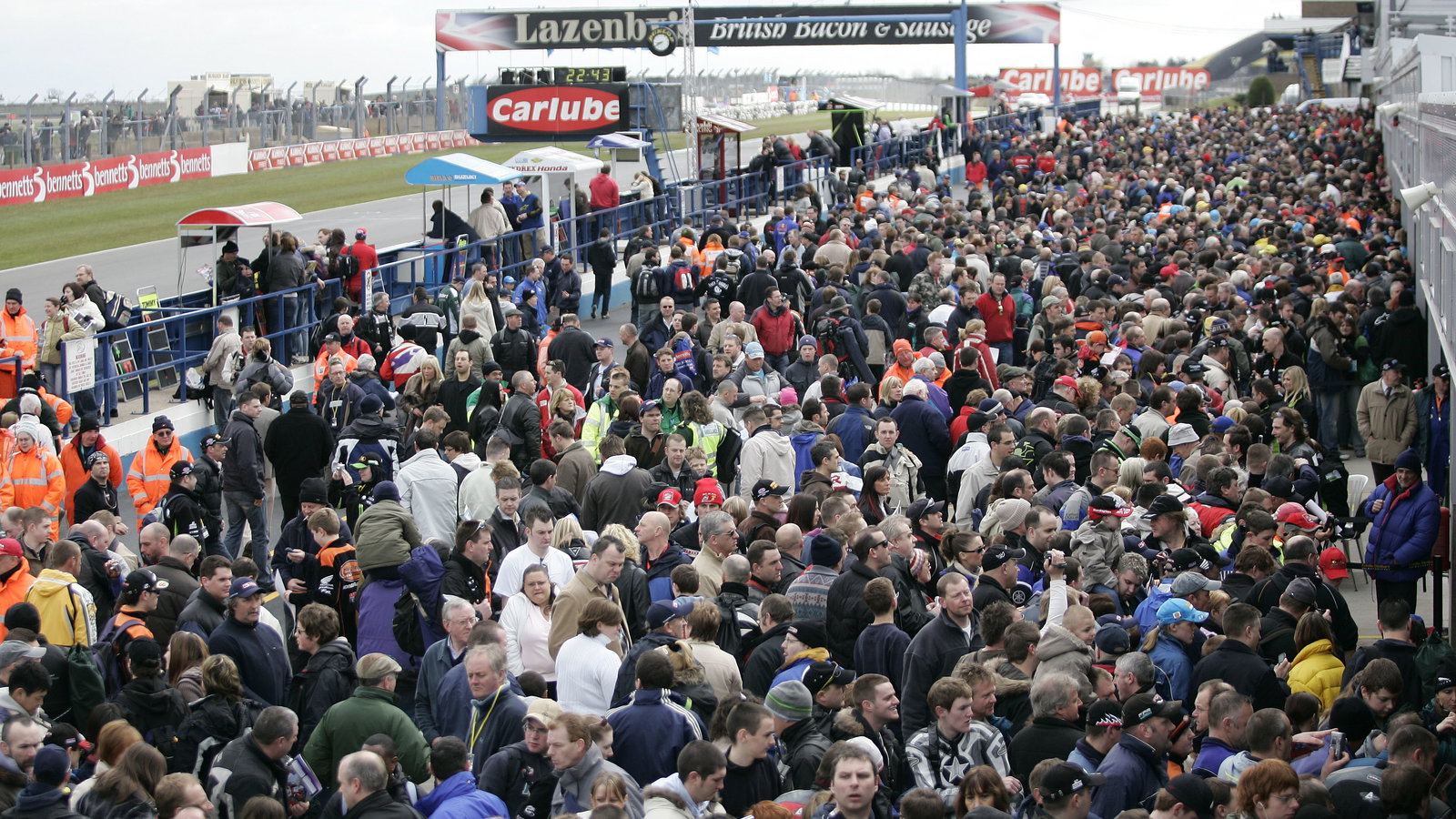 Pit Walk, Donington BSB, 2006