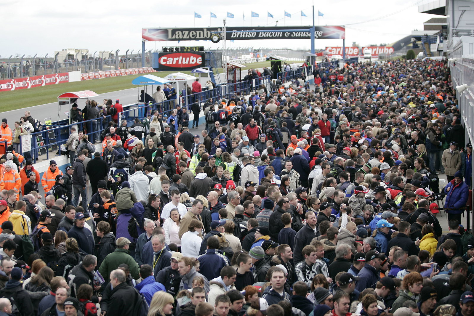 Pit Walk, Donington BSB, 2006