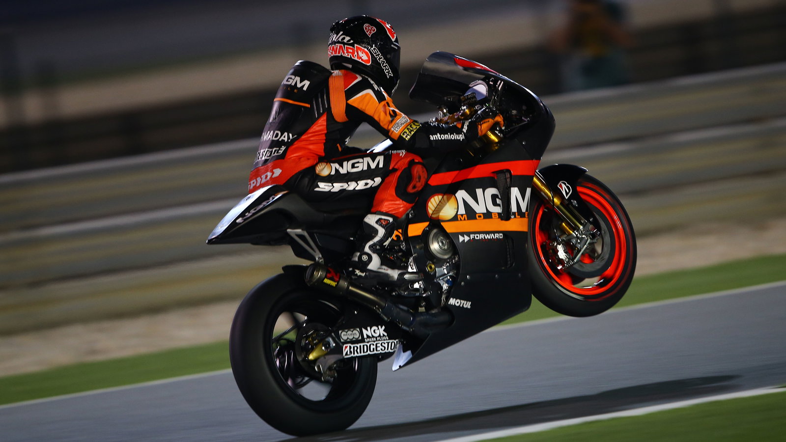 Aleix Espargaro wheelies, Qatar MotoGP test, March 2014