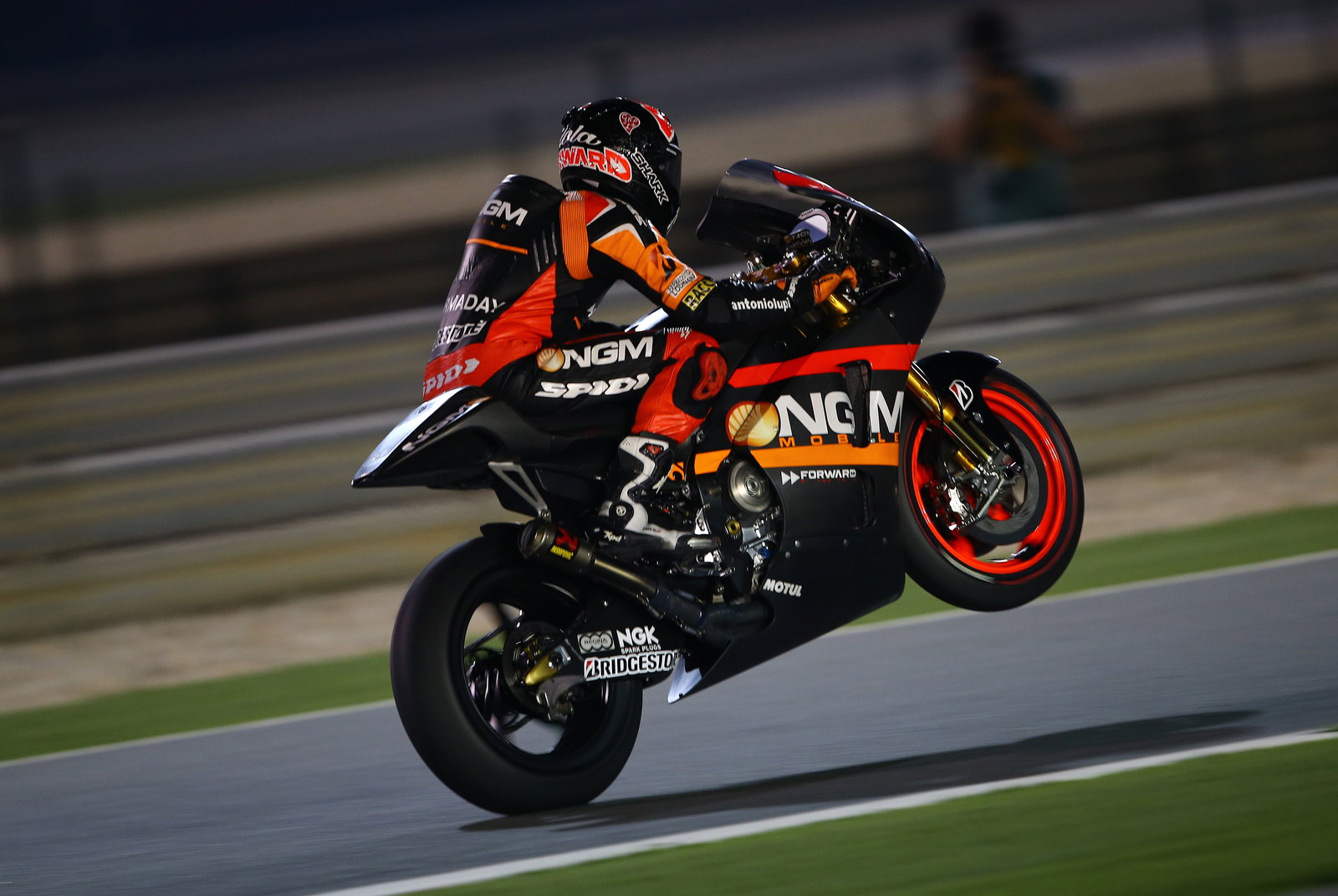 Aleix Espargaro wheelies, Qatar MotoGP test, March 2014