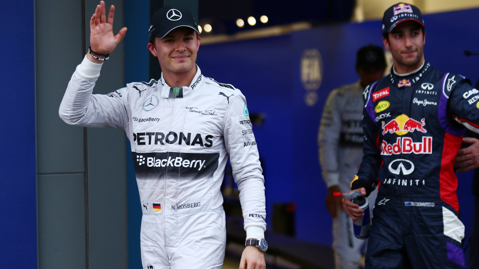 15.03.2014- Qualifying, Nico Rosberg (GER) Mercedes AMG F1 W05 and Daniel Ricciardo (AUS) Red Bu