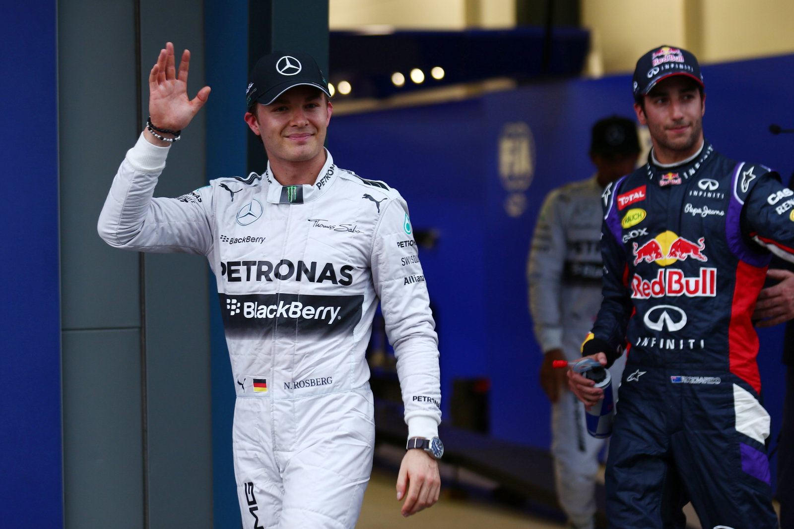 15.03.2014- Qualifying, Nico Rosberg (GER) Mercedes AMG F1 W05 and Daniel Ricciardo (AUS) Red Bu