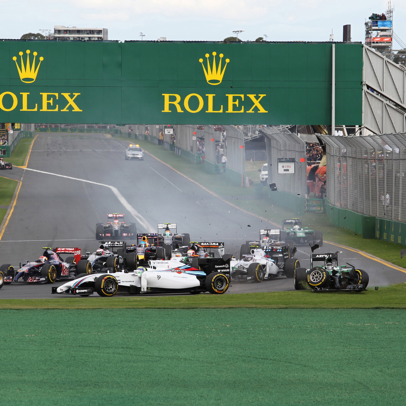 16.03.2014- Race, Start of the race, crash, Felipe Massa (BRA) Williams F1 Team FW36 and Kamui Kobay