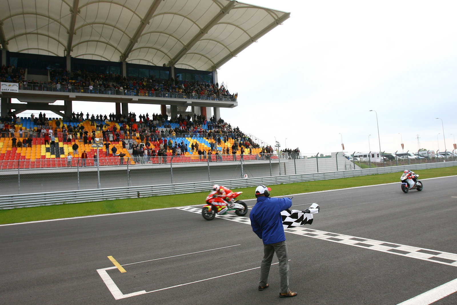 Melandri wins, Stoner second, Turkish MotoGP Race 2006