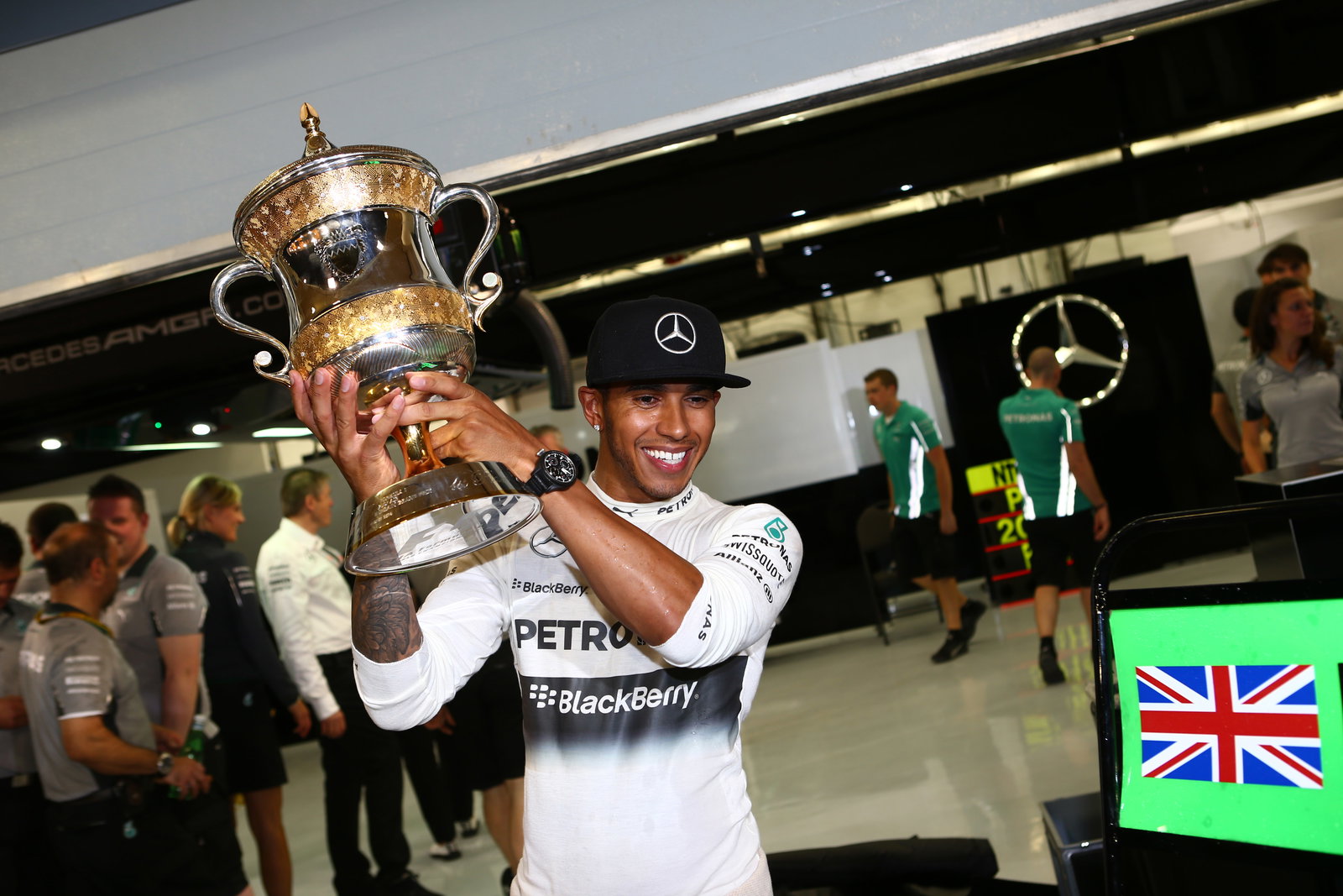 06.04.2014- Lewis Hamilton (GBR) Mercedes AMG F1 W05 celebration for his victory after the race