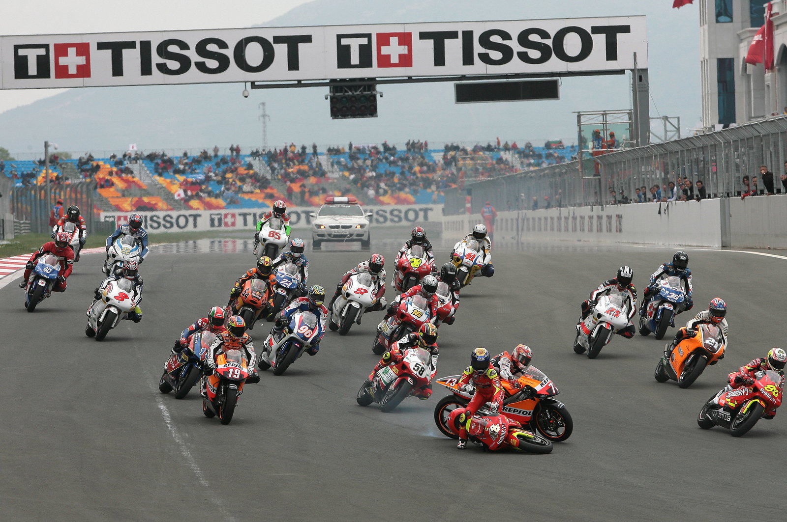 Lorenzo and Aoyama crash at turn 1, Turkish 250GP, 2006