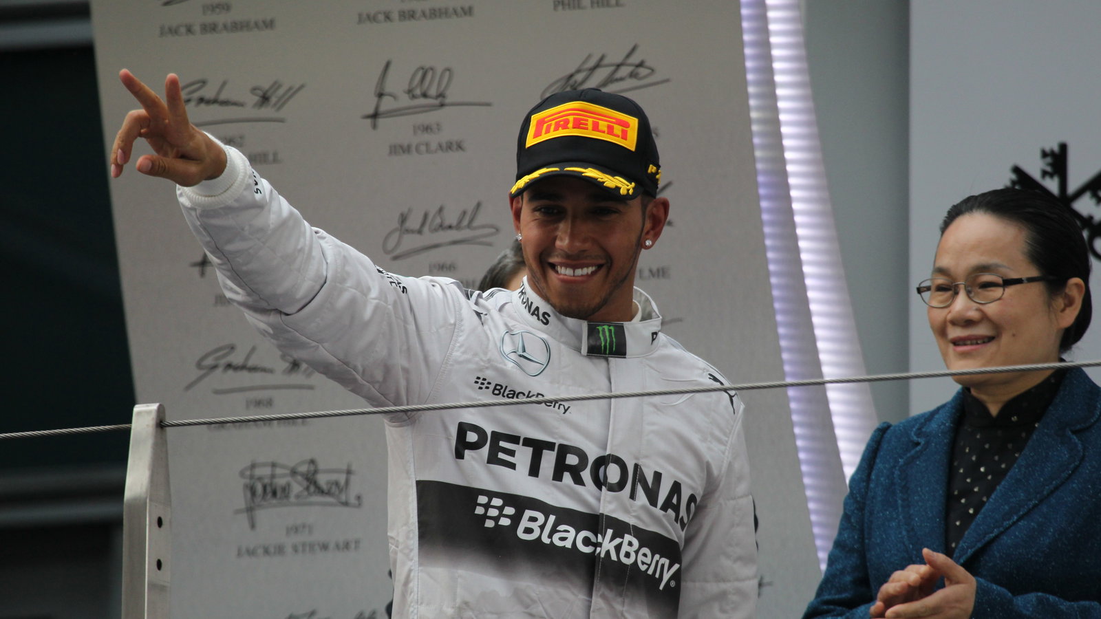 20.04.2014- Podium, winner Lewis Hamilton (GBR) Mercedes AMG F1 W05, 2nd Nico Rosberg (GER) Mercedes
