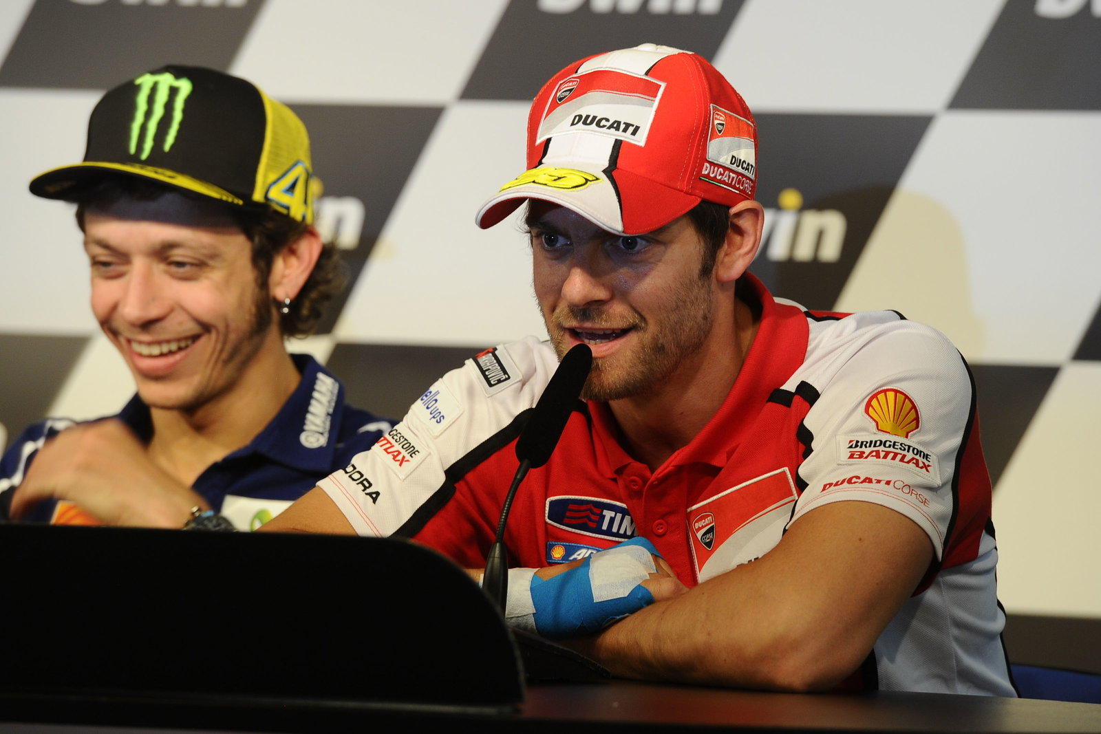 Crutchlow, Injured hand, Spanish MotoGP 2014