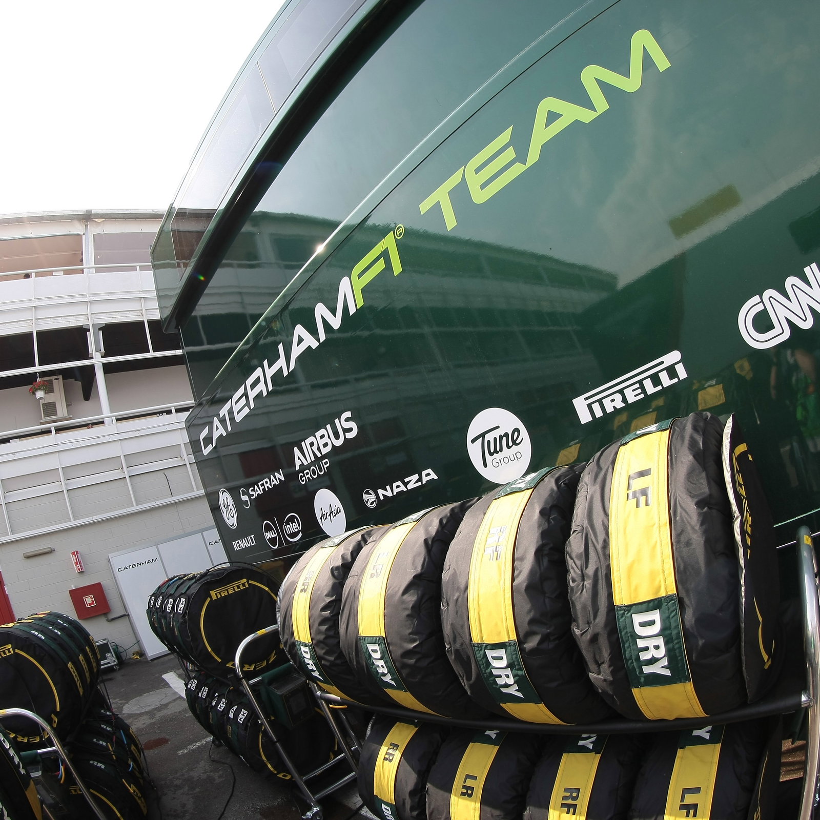 Caterham F1 on the brink as buyers threaten to pull out
