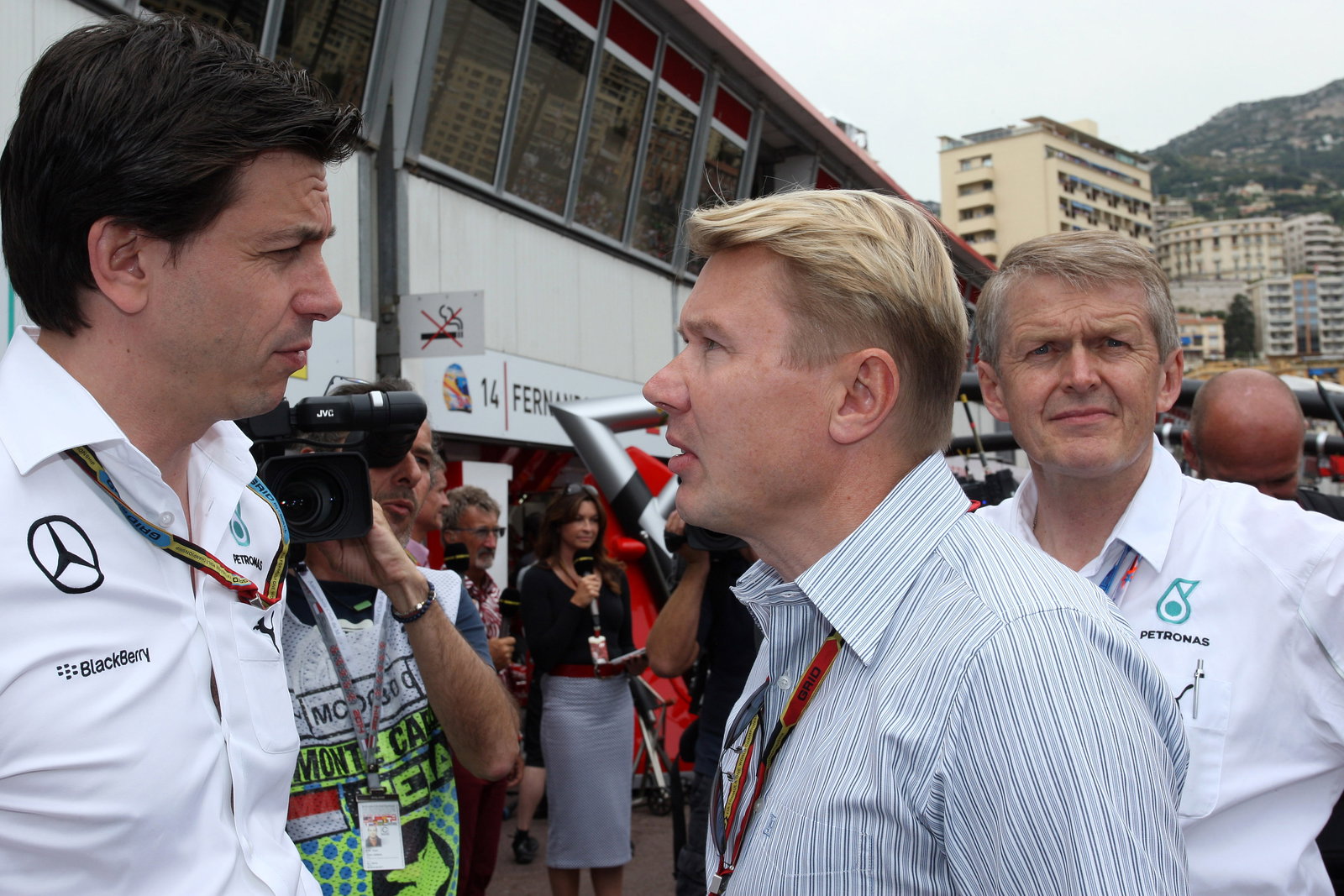 Hamilton makes up with Mercedes F1 team-mate Rosberg