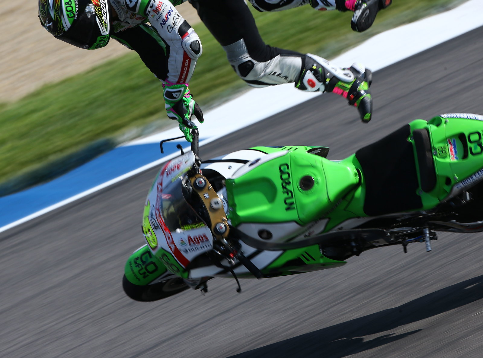 MotoGP Indianapolis: Bradl, Espargaro clash 'racing incident'