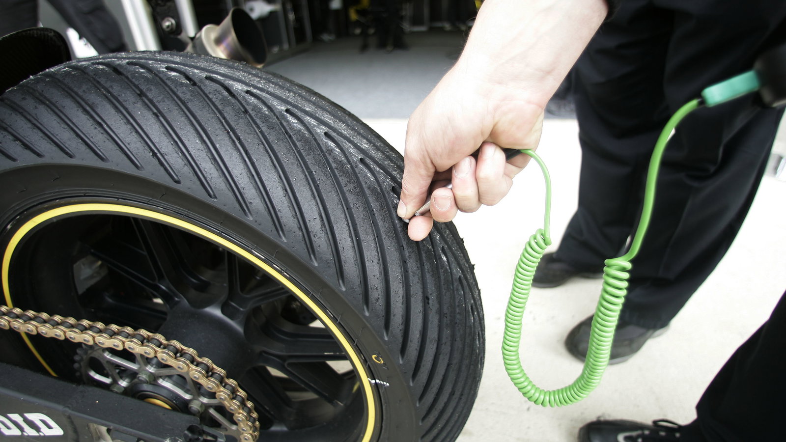 Dunlop Tyre Technician, French MotoGP, 2006