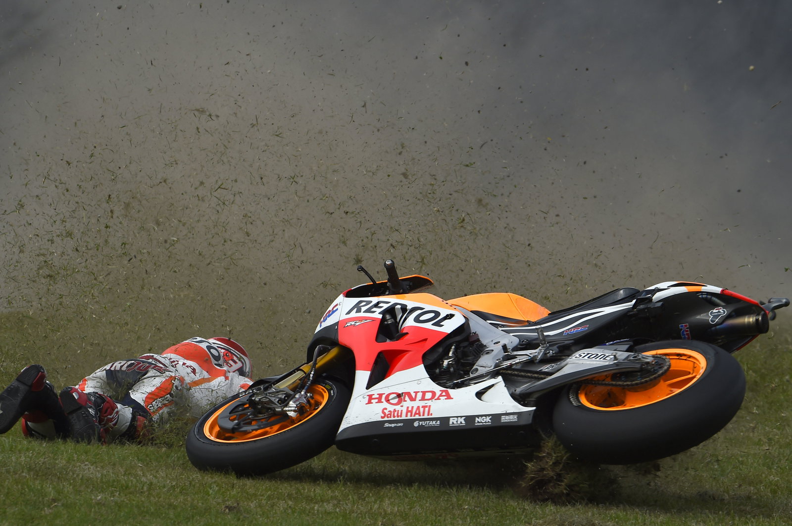 MotoGP: Bridgestone defends asymmetric tyre, will offer again