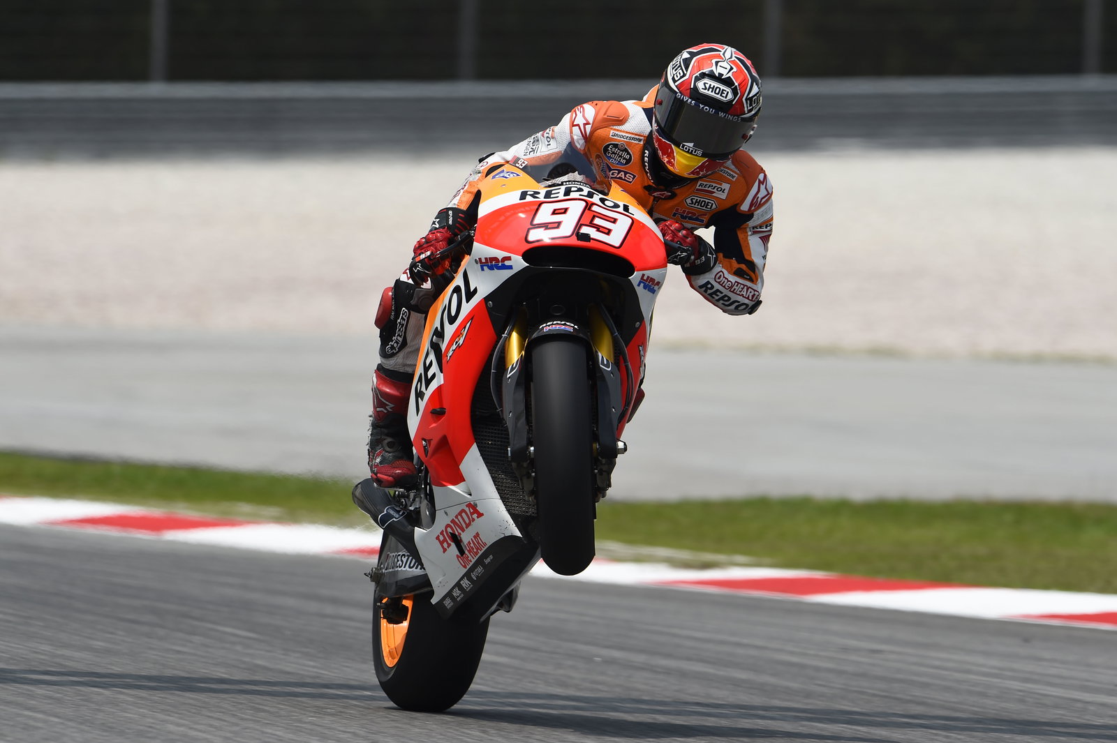 MotoGP Malaysia: Espargaro fighting to race after foot fracture