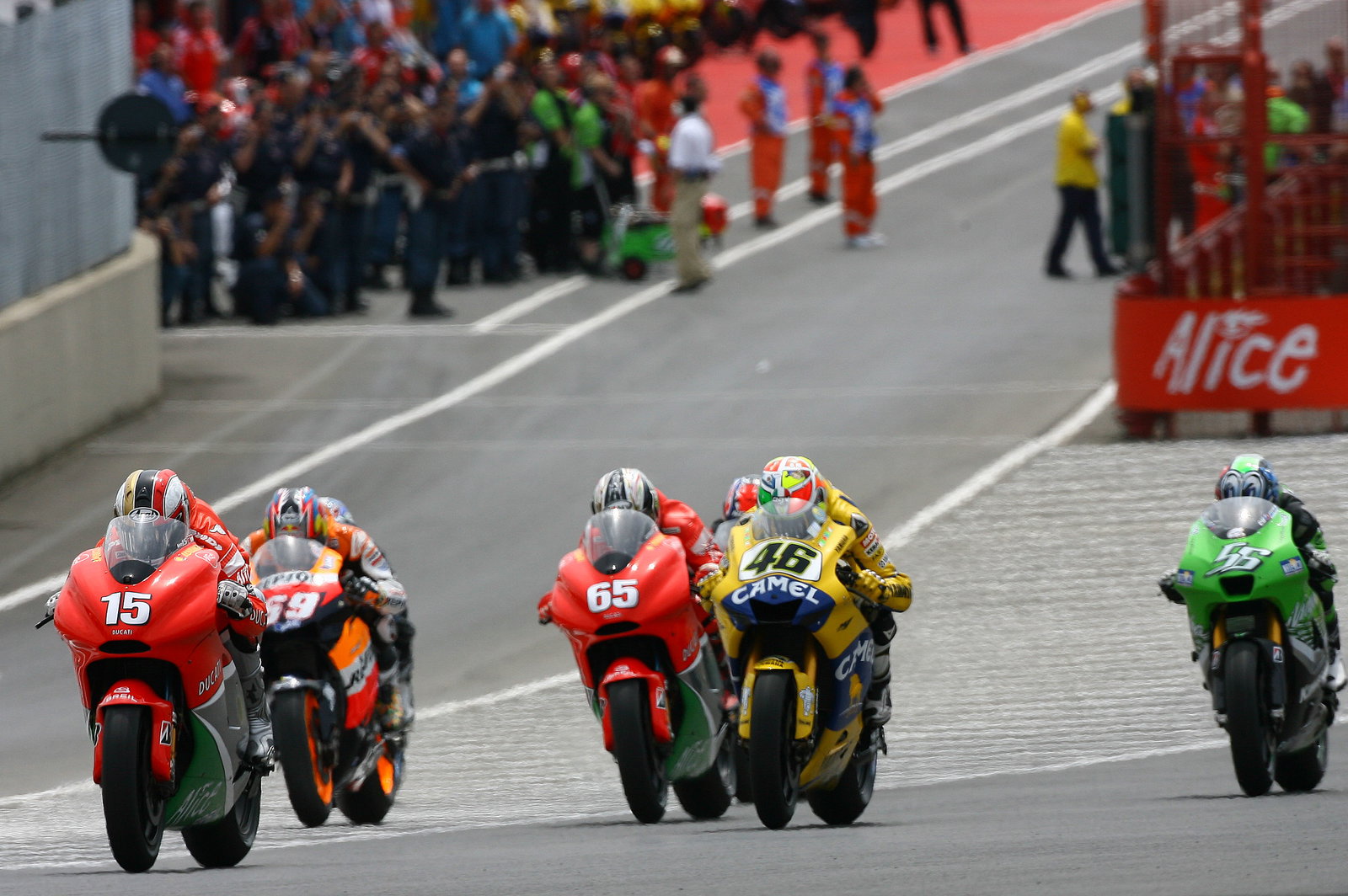 Gibernau leads, Italian MotoGP, 2006