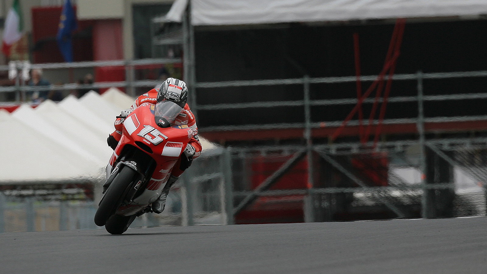 Gibernau flat-out at 300kph with front wheel in air, French MotoGP, 2006