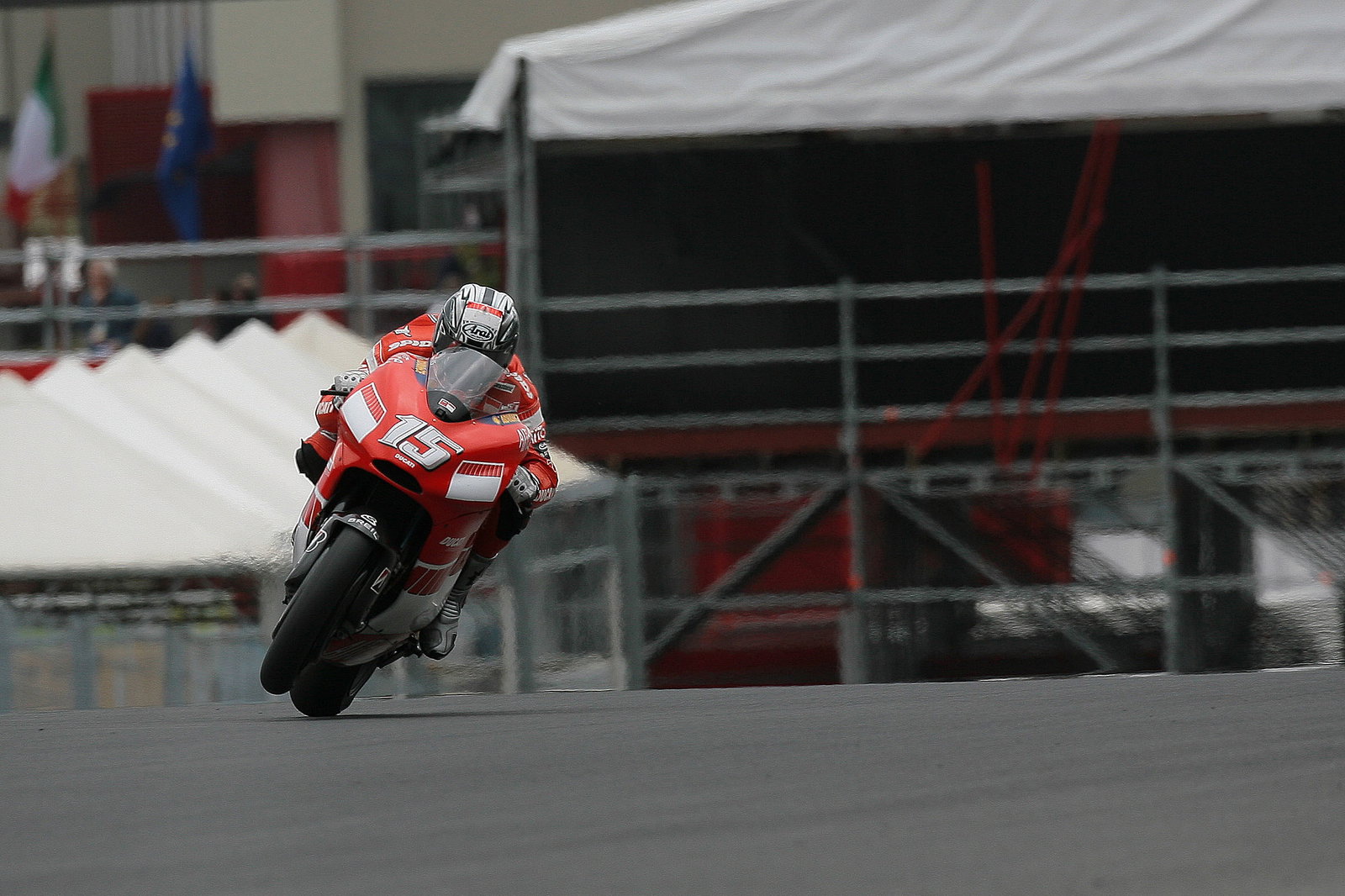 Gibernau flat-out at 300kph with front wheel in air, French MotoGP, 2006