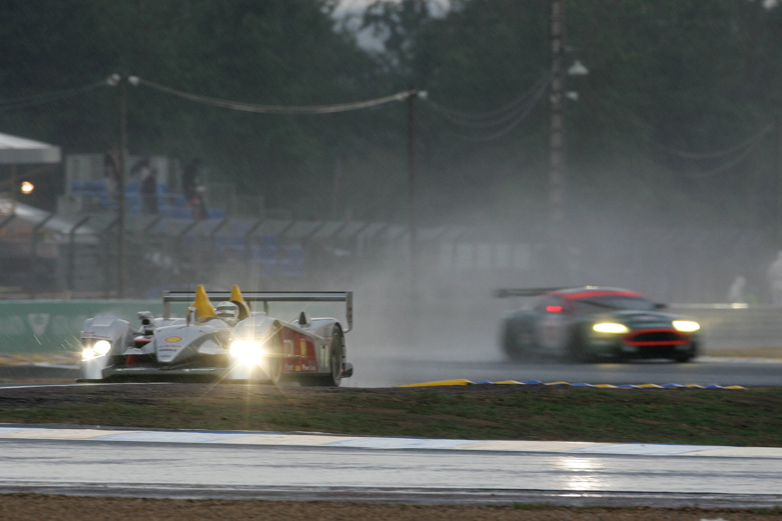 Tom Kristensen (DK), Rinaldo Capello (ITA), Allan McNish (GBR), Audi R10 TDI.24 Heures du Mans, La S