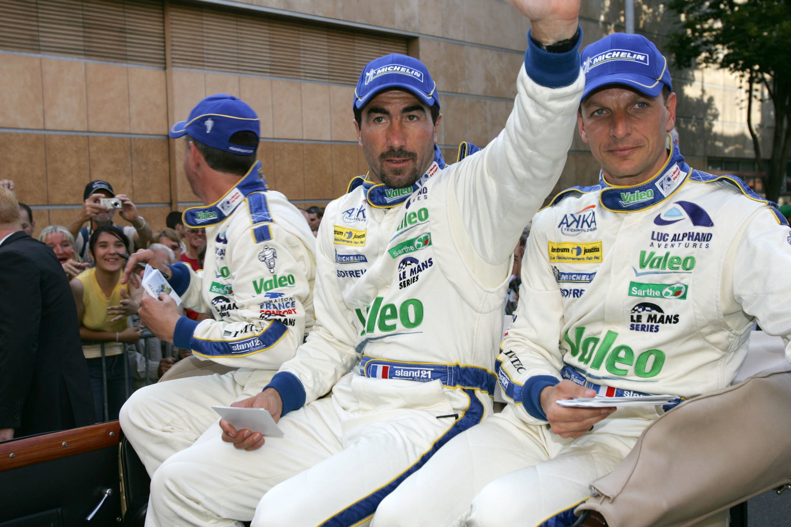 Luc Alphand (FRA), Jerome Policand (FRA), Patrice Goueslard (FRA), Chevrolet Corvette C5-R.
Drivers