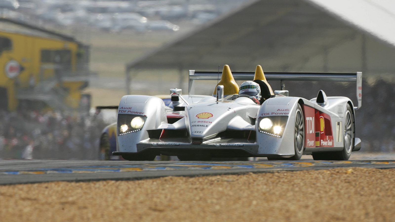 Tom Kristensen (DK), Rinaldo Capello (ITA), Allan McNish (GBR), Audi R10 TDI.24 Heures du Mans, La S