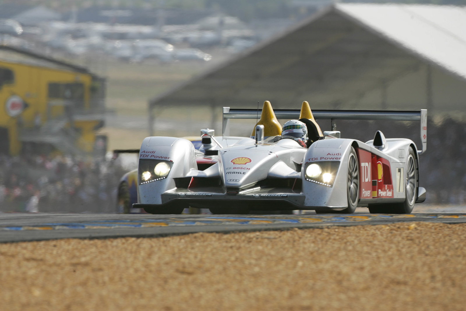 Tom Kristensen (DK), Rinaldo Capello (ITA), Allan McNish (GBR), Audi R10 TDI.24 Heures du Mans, La S