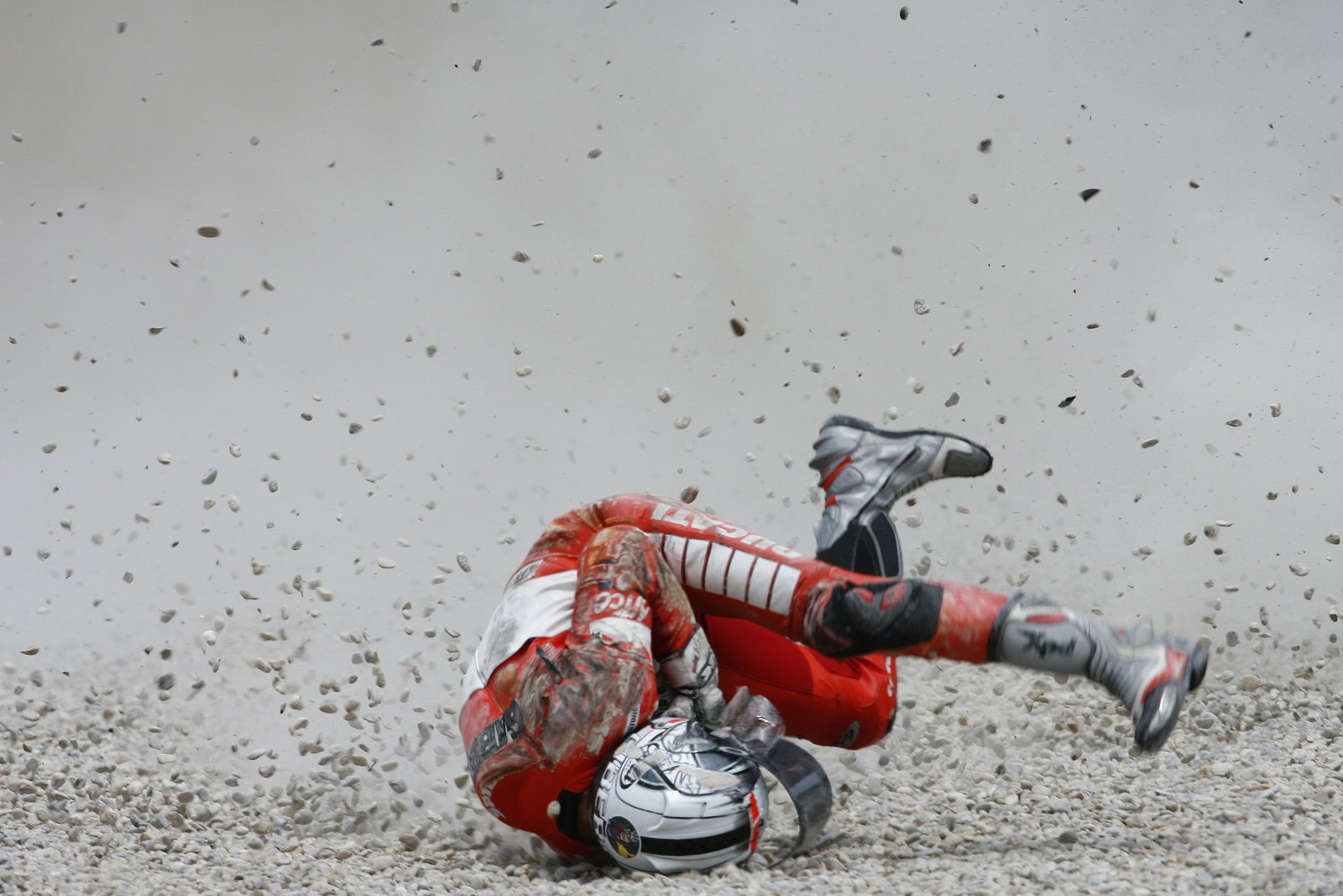 Gibernau during first turn crash, Catalunya MotoGP Race, 2006