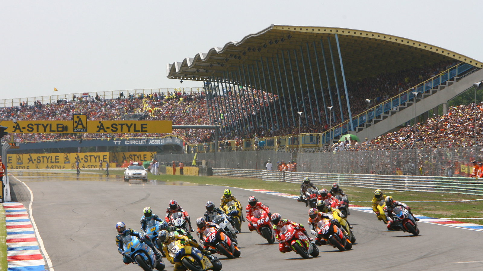 Edwards leads at start, Dutch MotoGP, 2006