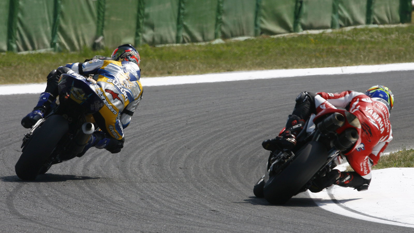 Pitt Chases Down Corser, Misano WSBK Race 2, 2006