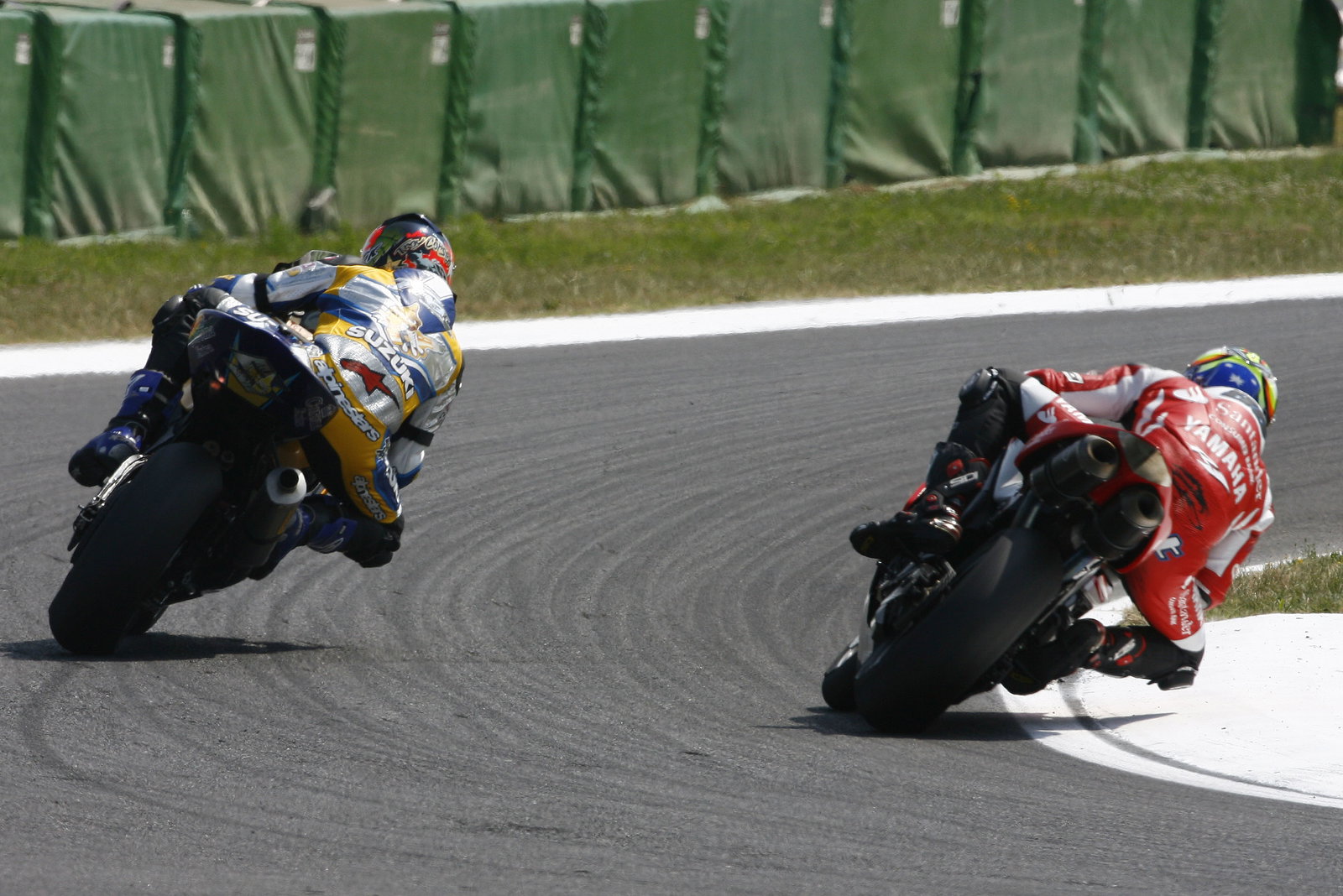 Pitt Chases Down Corser, Misano WSBK Race 2, 2006