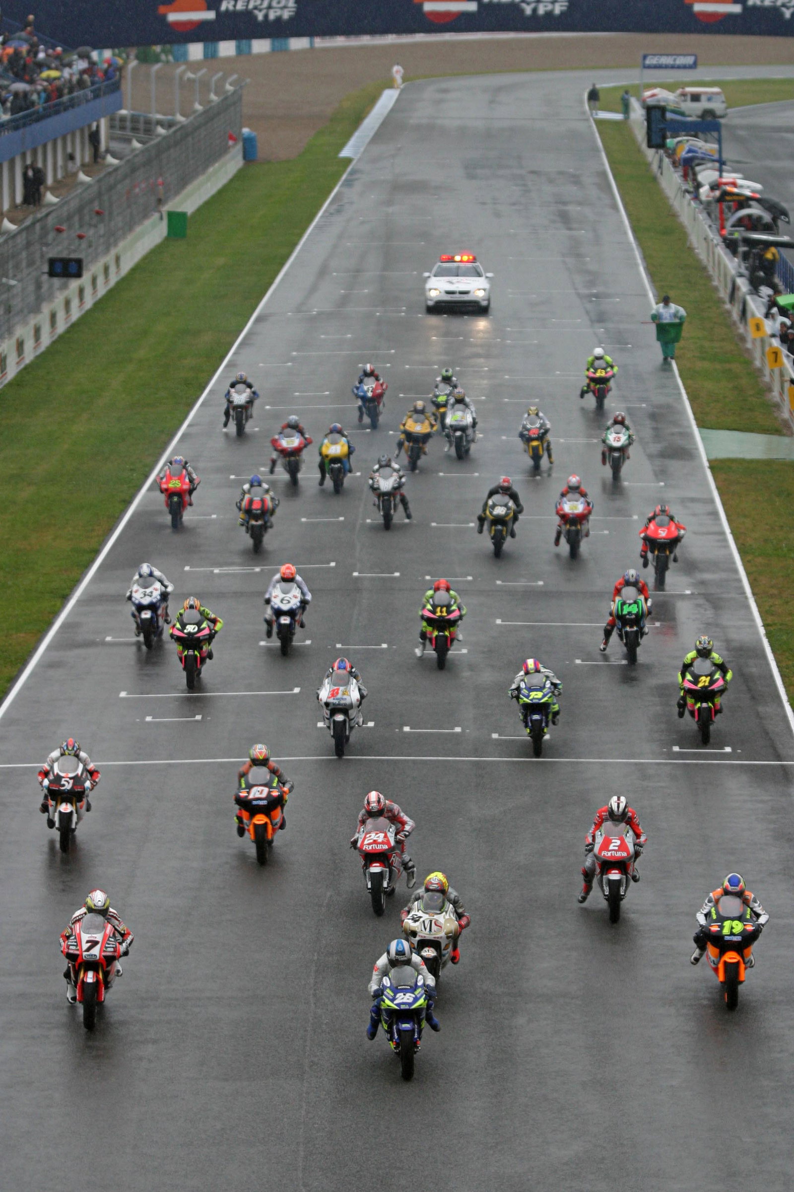 Race start, Spanish 250GP Race 2004