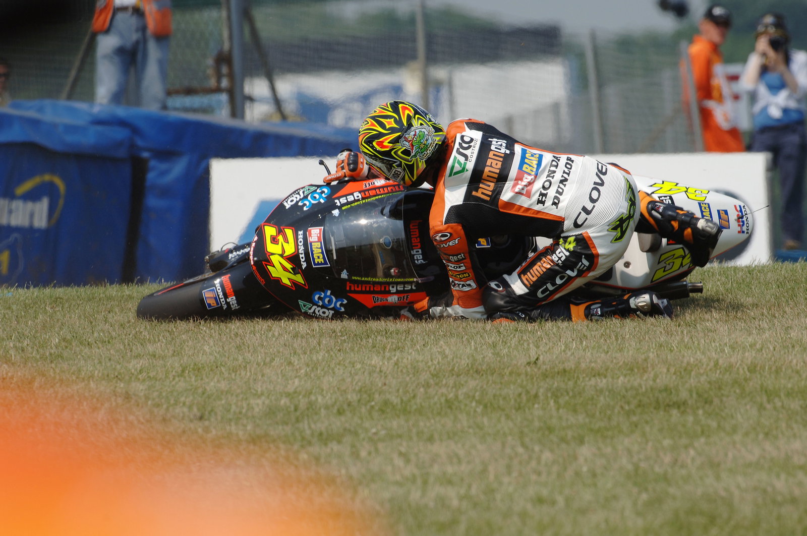 Dovizioso crash, British 250GP Race 2006