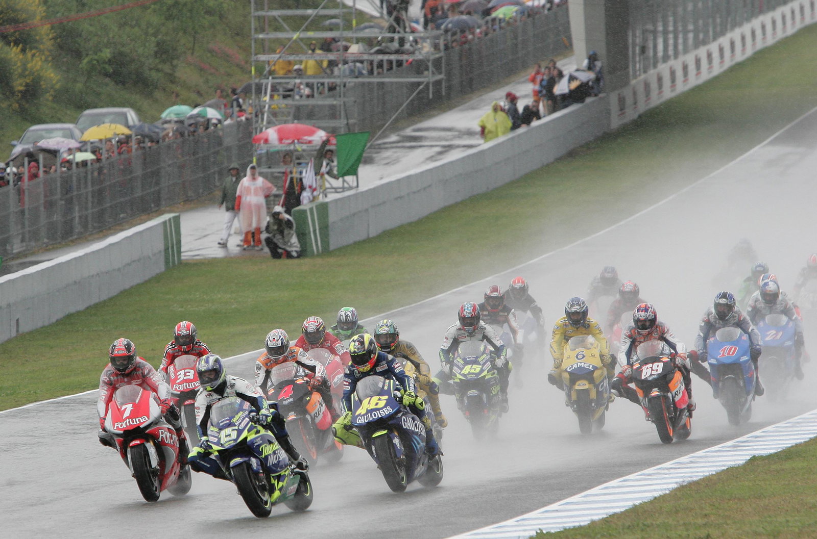 Gibernau leads start, Spanish MotoGP, 2004
