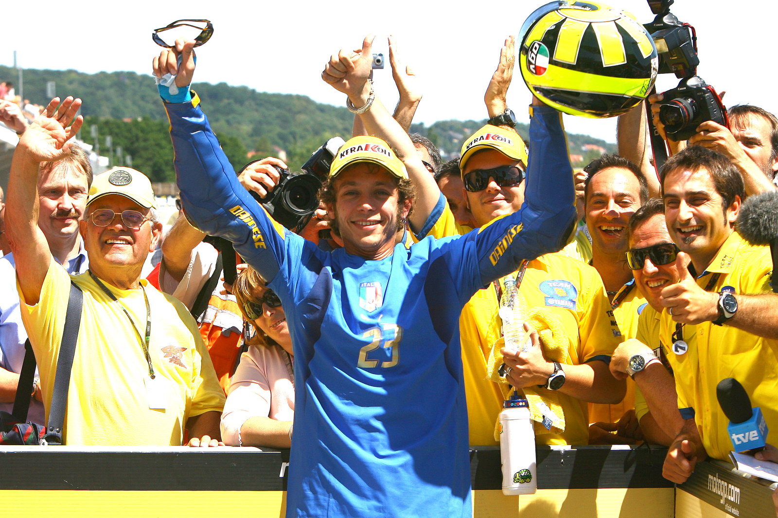Rossi celebrates win with Italian football shirt, German MotoGP, 2006