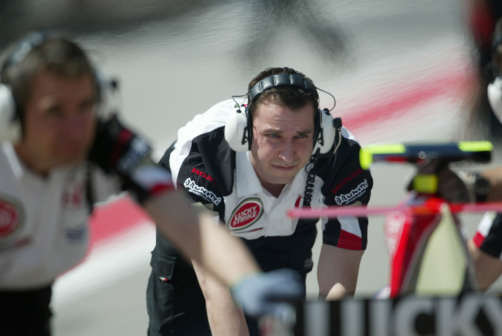 BAR-Honda mechanics through fuel vapour
