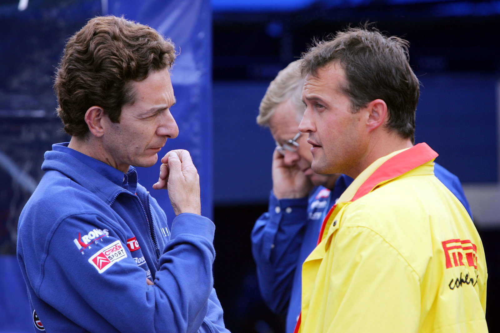 Gigi Galli (ITA) talks with Marc van Dalen (BEL) Kronos team bossWorld Rally of Finland, World Rally