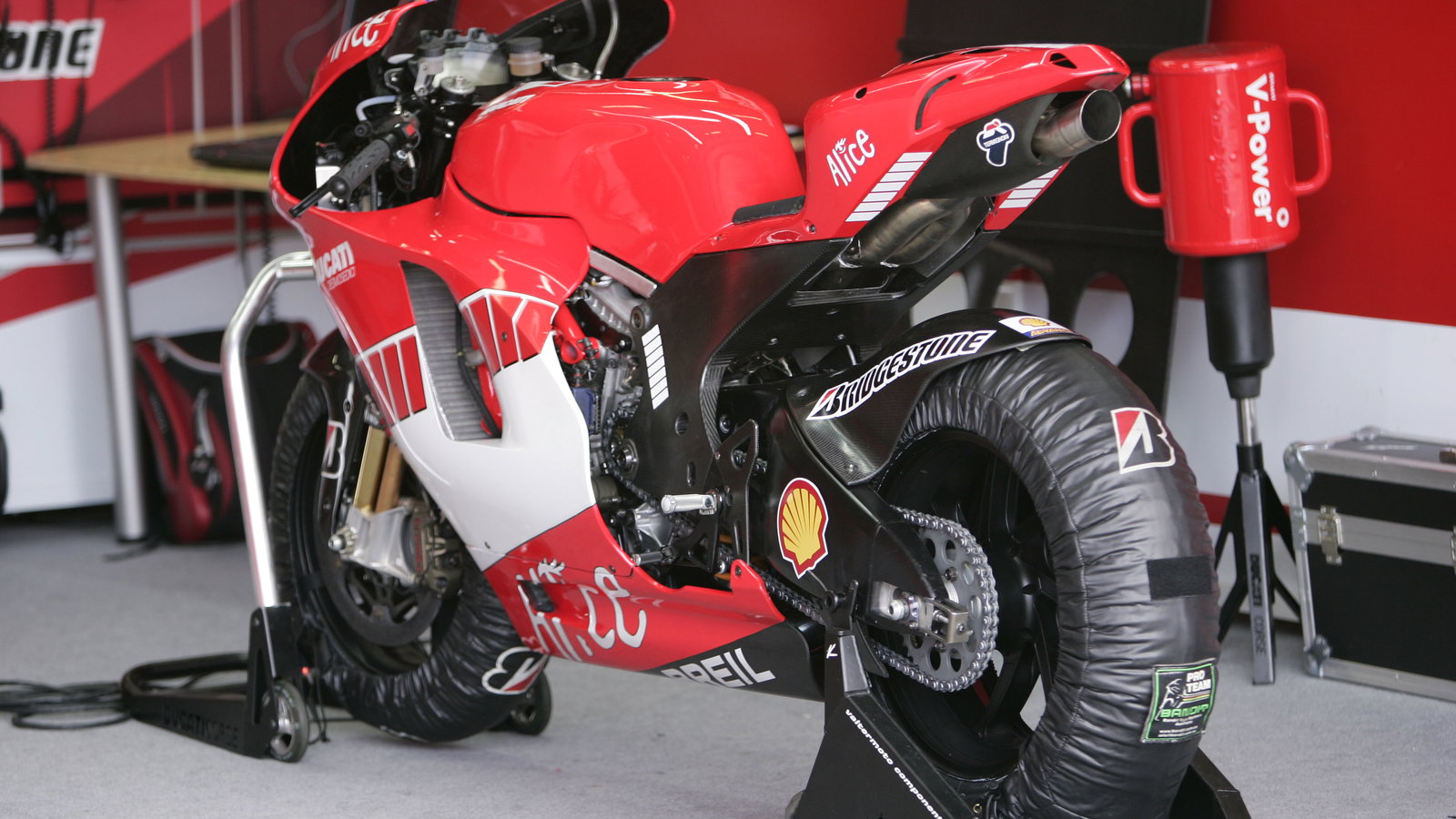 The New Ducati 800, Brno MotoGP Test, 2006