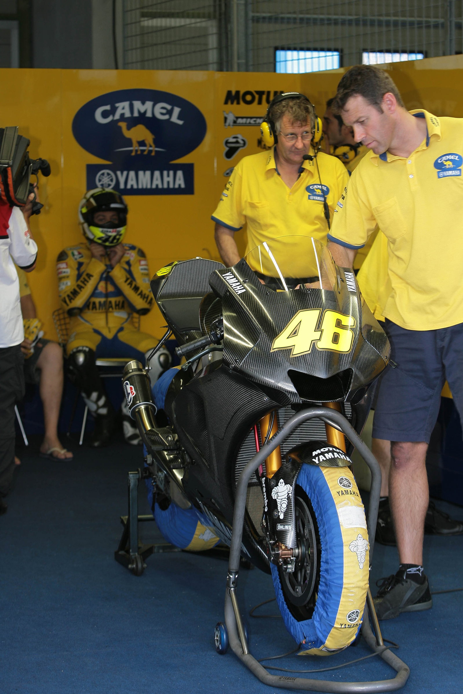 Rossi with 800cc Yamaha, Brno tests, 2006
