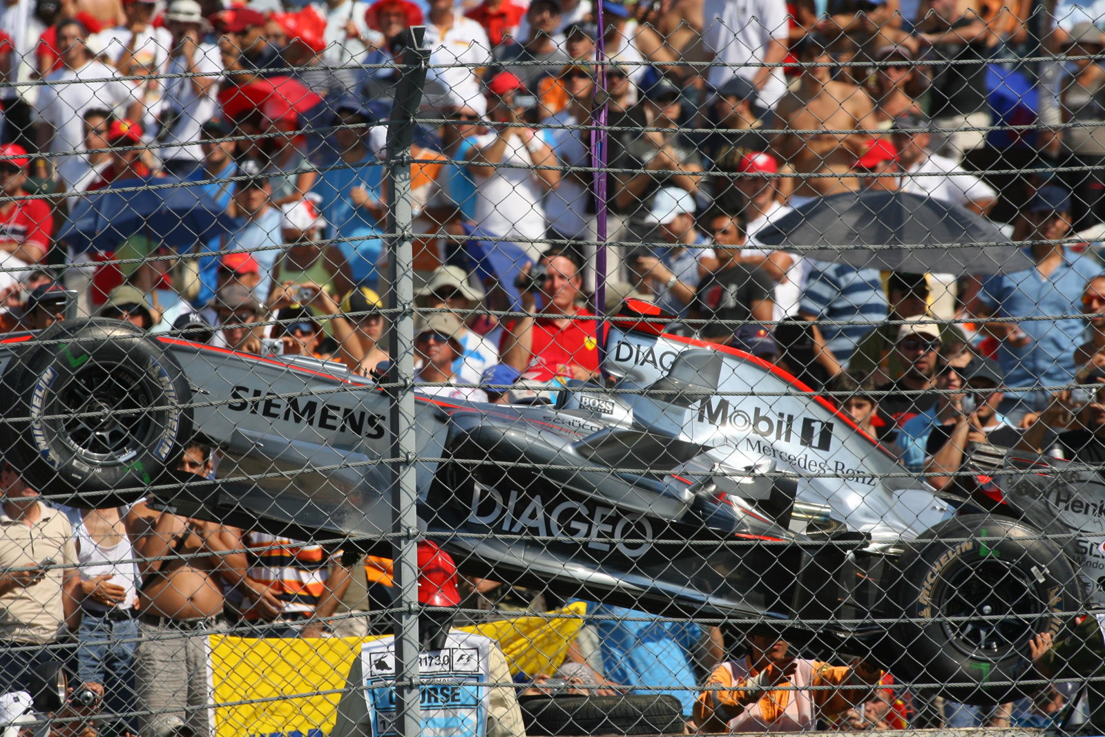 27.08.2006 Istanbul, Turkey, Kimi Raikkonen (FIN), Rkken, McLaren Mercedes, MP4-21 - Formula 1 W