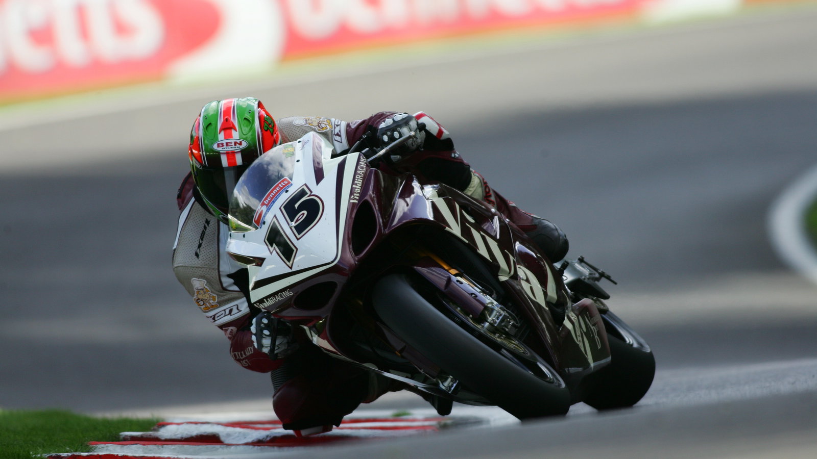 ben wilson vivaldi racing suzuki bsb 2006 cadwell park sunday 27/08/06